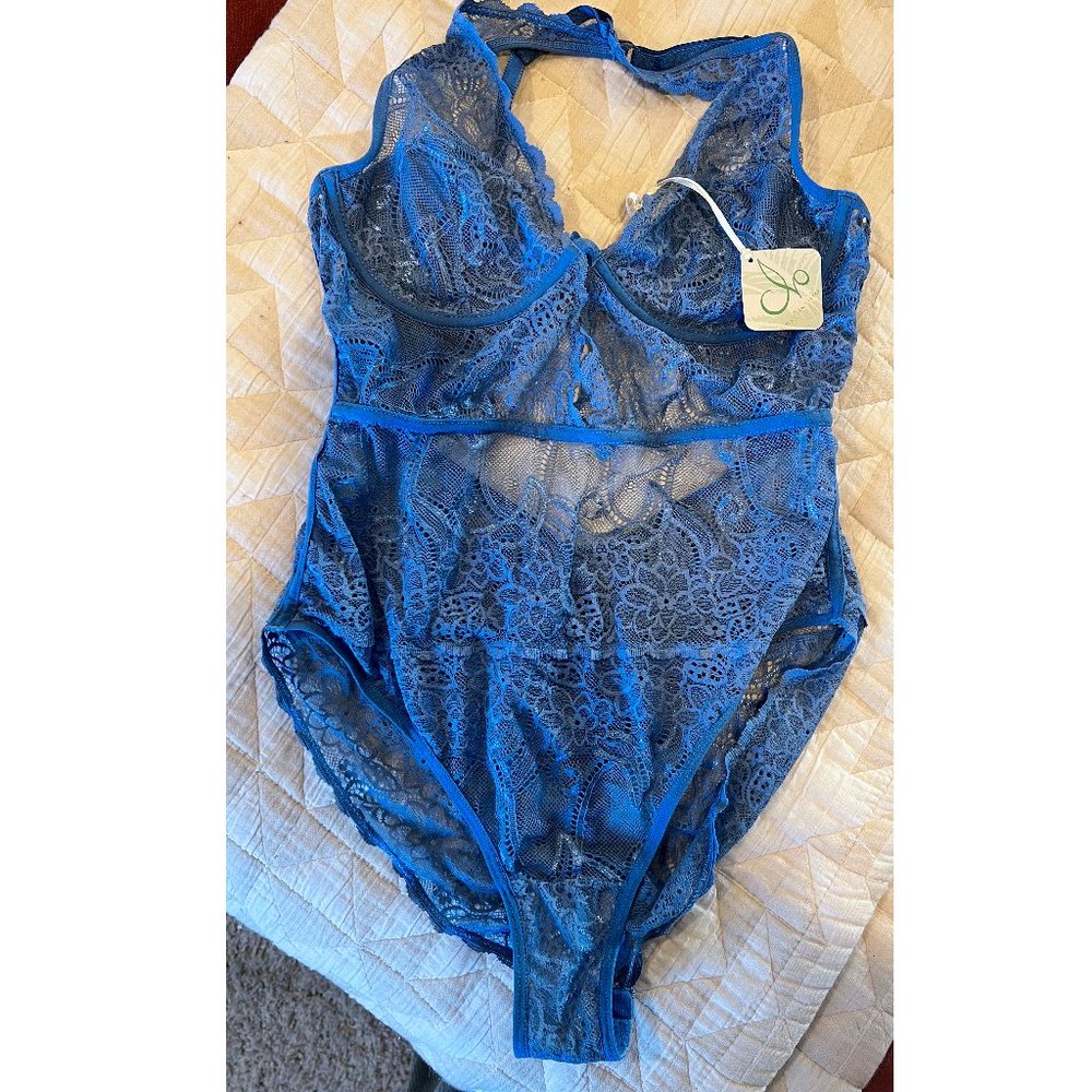 Lace bodysuit